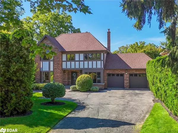 425 Lakeshore Road W, Oakville, ON L6K 1G4