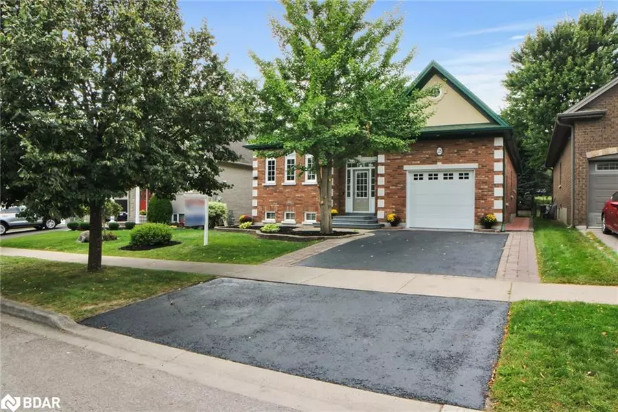 28 Pine Court, Port Perry, ON L9L 1T9