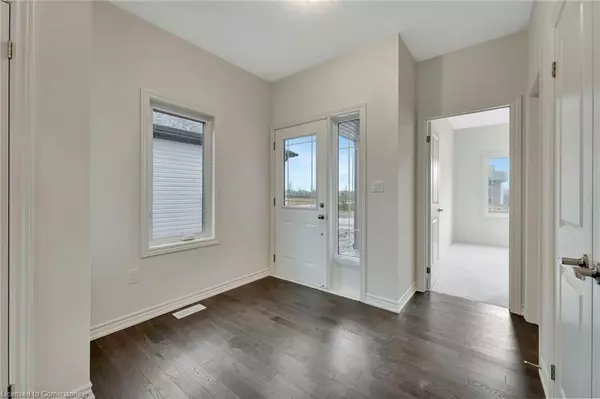 Atwood, ON N0G 1B0,126 Saunders Street