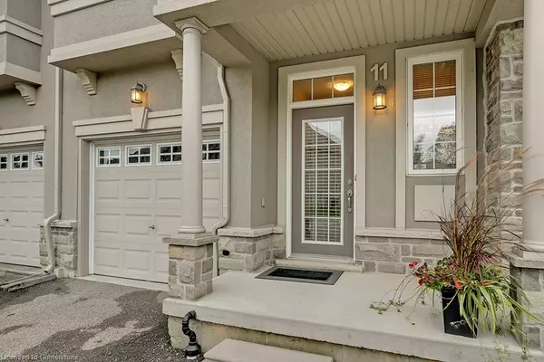 Ancaster, ON L9K 0H9,370 Stonehenge Drive #11