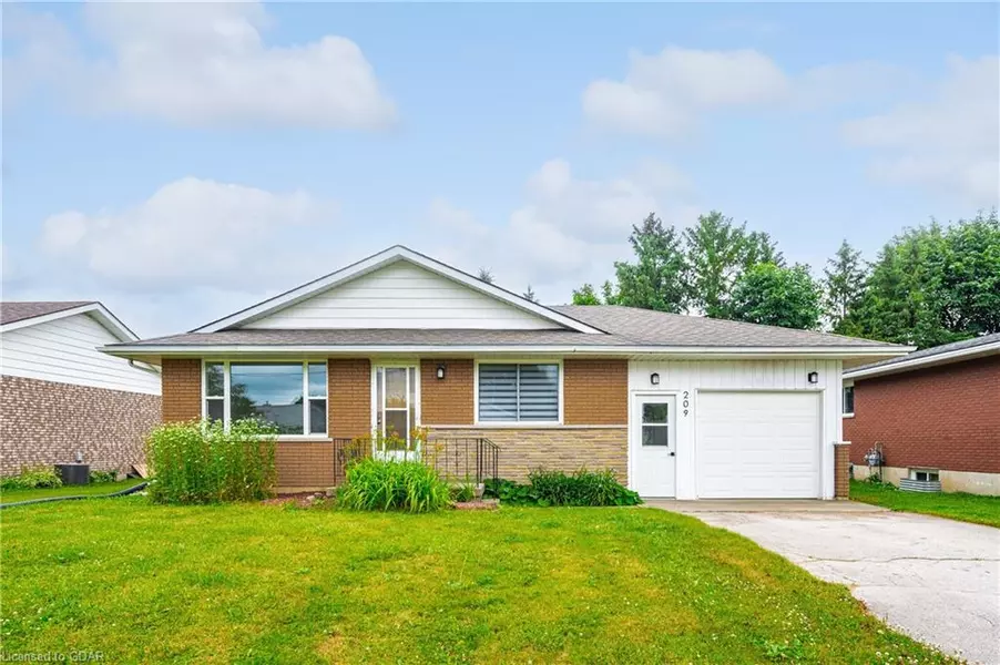 209 Byeland Drive, Mount Forest, ON N0G 2L2