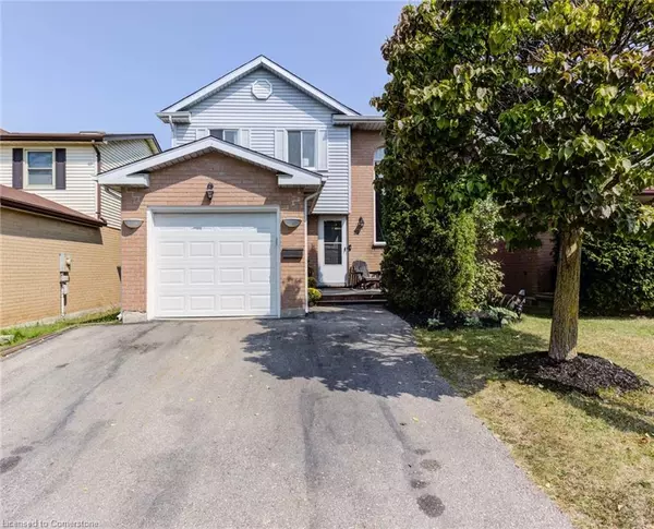 Kitchener, ON N2M 5J4,10 Camrose Court