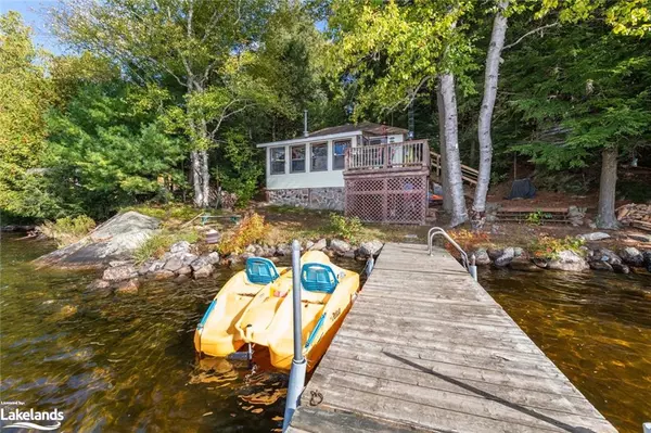 The Archipelago, ON P0C 1H0,18 Healey Lake