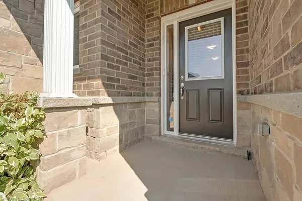 Stoney Creek, ON L8E 6G5,31 Pinot Crescent