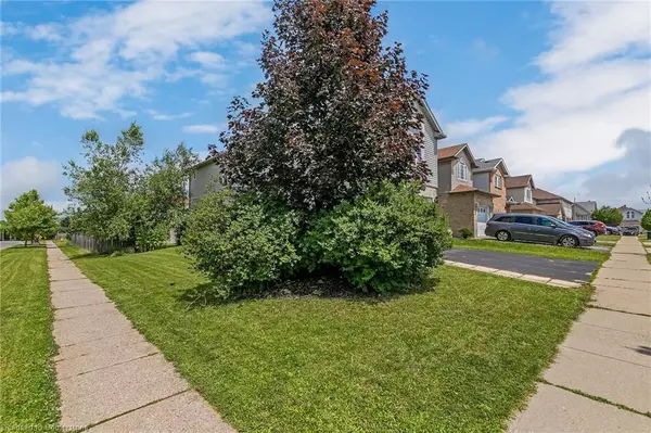 Cambridge, ON N3H 5S2,5 Chateau Crescent