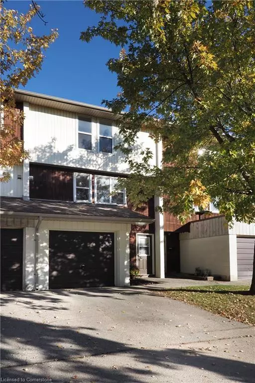 Cambridge, ON N1R 6M2,135 Chalmers Street S #64