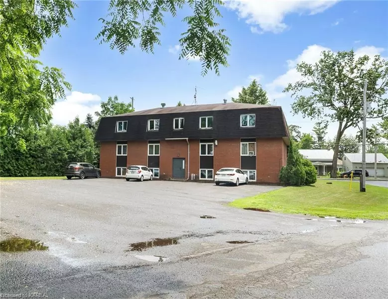 65 Queen Street, Chesterville, ON K0C 1H0