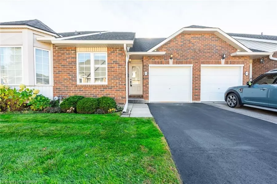 222 Fellowes Crescent #11, Waterdown, ON L8B 0R1