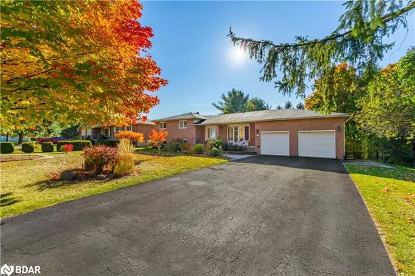 215 Valley View Drive, Innisfil, ON L0L 1K0