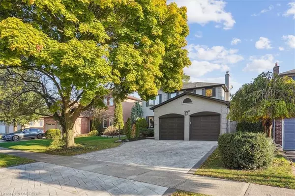 Oakville, ON L6H 4G6,1493 Queensbury Crescent