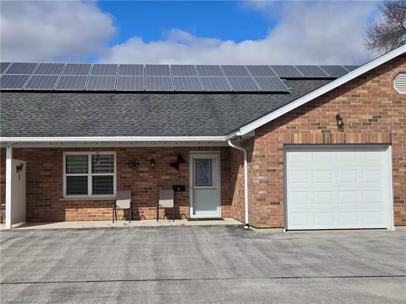 444 Newfoundland Street #3, Mount Forest, ON N0G 2L2