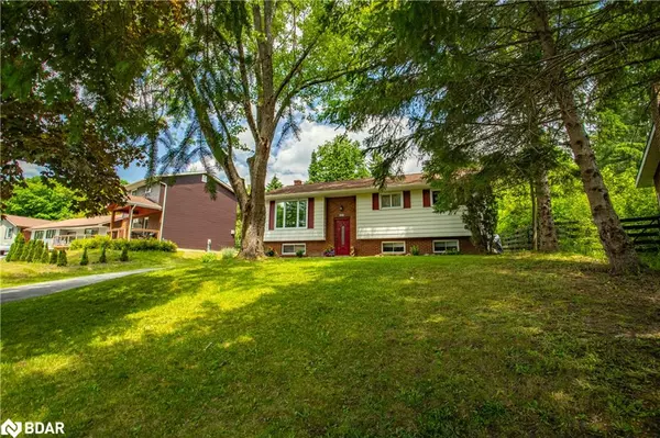 Gravenhurst, ON P1P 1C6,224 Oriole Crescent