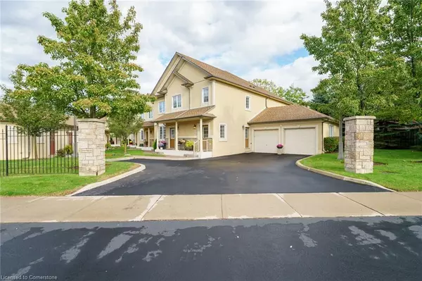 61 Cloverleaf Drive #2, Ancaster, ON L9K 1S2