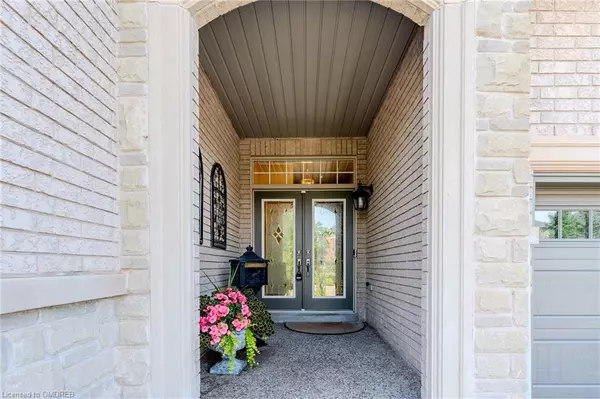 Oakville, ON L6H 7H8,2254 Rockingham Drive #5