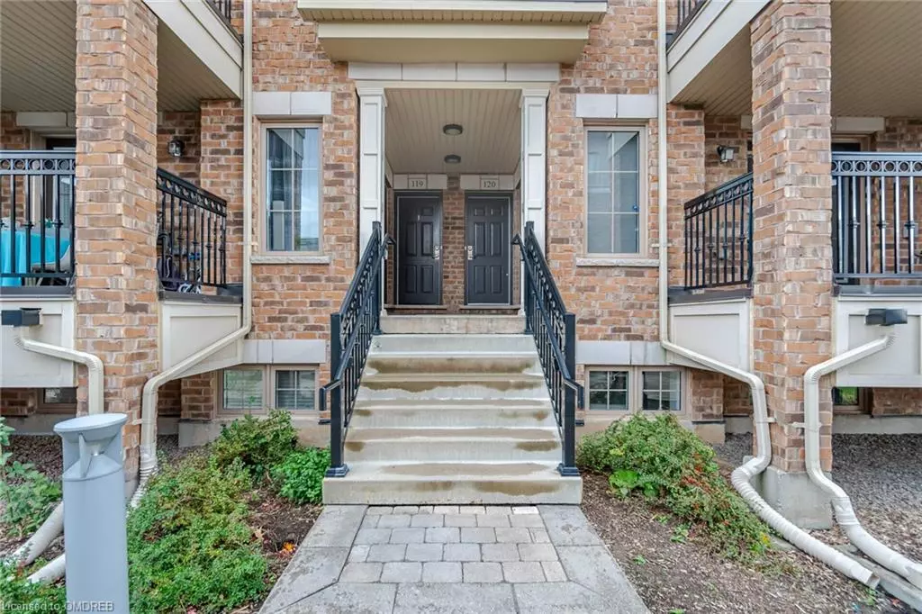 Oakville, ON L6M 0S3,2441 Greenwich Drive #122