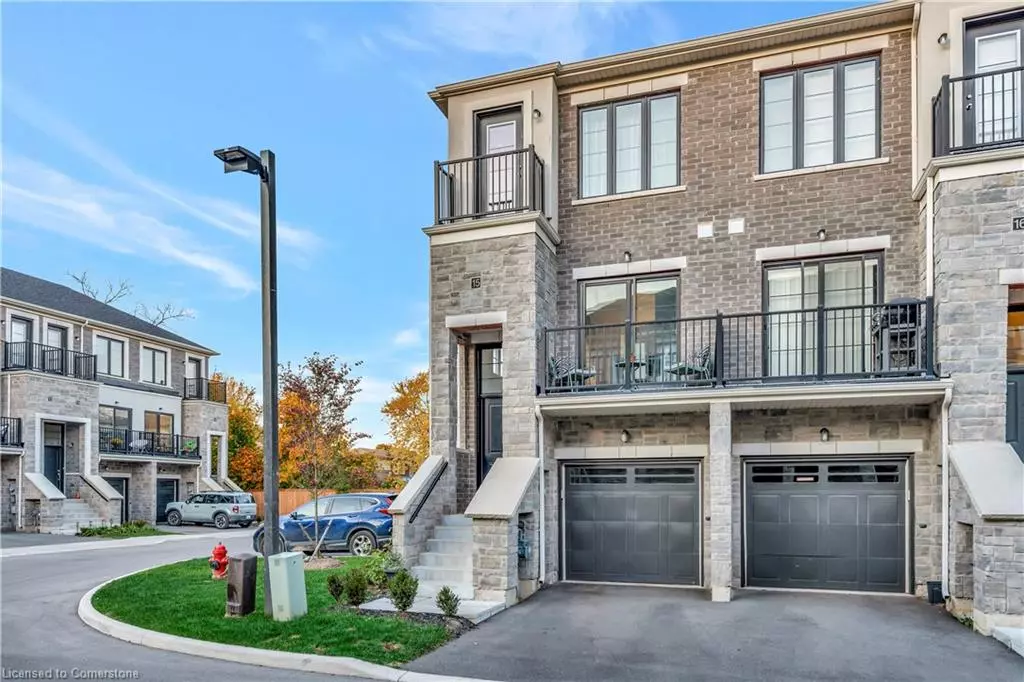 Waterdown, ON L0R 2H3,383 Dundas Street E #15