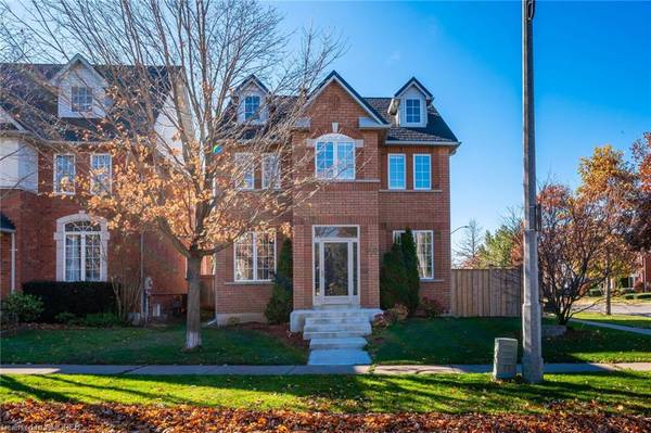 2540 Sunnyhurst Close, Oakville, ON L6H 7K5