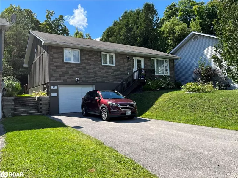 23 Free Drive #Lower, Orillia, ON L3V 4B1