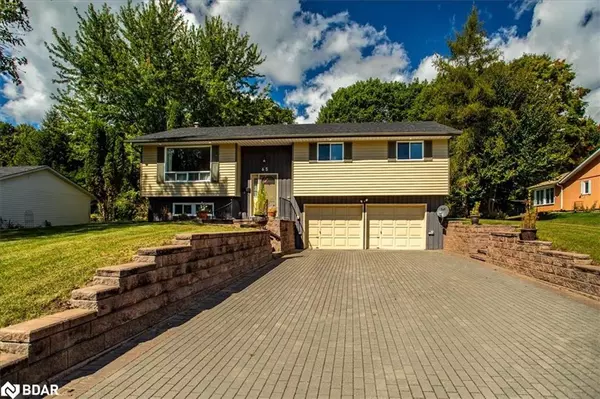 65 Meadow Heights Drive, Bracebridge, ON P1L 1A3