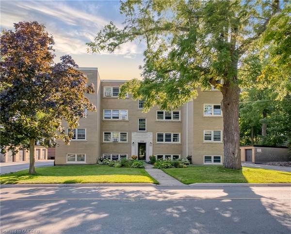 288 Reynolds Street #16, Oakville, ON L6J 3L4