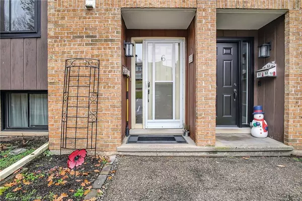 220 Salisbury Avenue #6, Cambridge, ON N1S 1K5