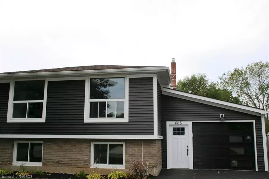 668 Palmateer Drive, Kincardine, ON N2Z 1R4