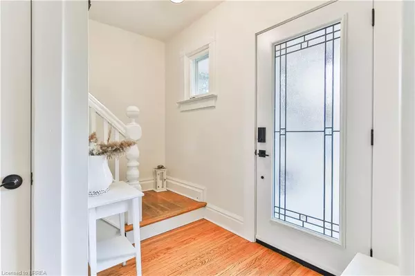 Paris, ON N3L 2S1,33 Baird Street