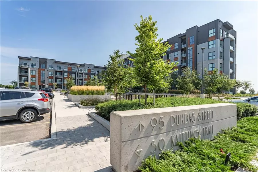 95 Dundas Street West Street W #310, Oakville, ON L6M 5N4