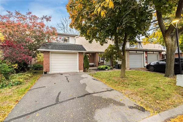 Hamilton, ON L8K 6H2,100 St Andrews Court #25