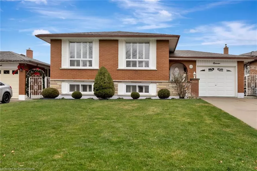 11 Marcella Crescent, Hamilton, ON L8K 6E9