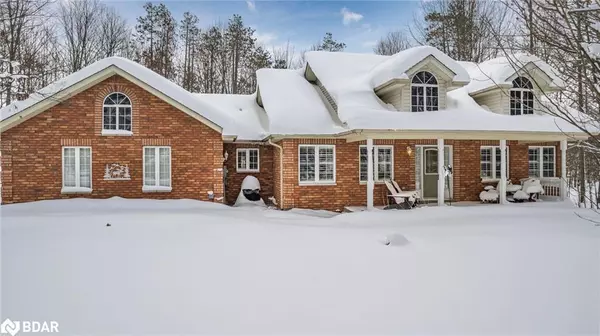 2 Pineview Drive, Oro-medonte, ON L0L 2L0