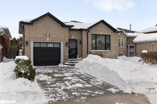 Barrie, ON L4M 6Z1,29 Nicole Marie Avenue