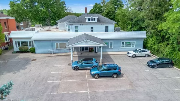 Brantford, ON N3T 3G6,30 Brant Avenue #B.3