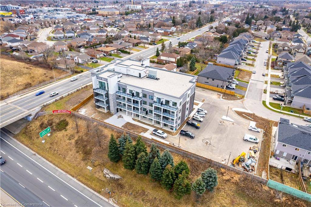 Hamilton, ON L9C 0E4,120 Springvalley Crescent #302