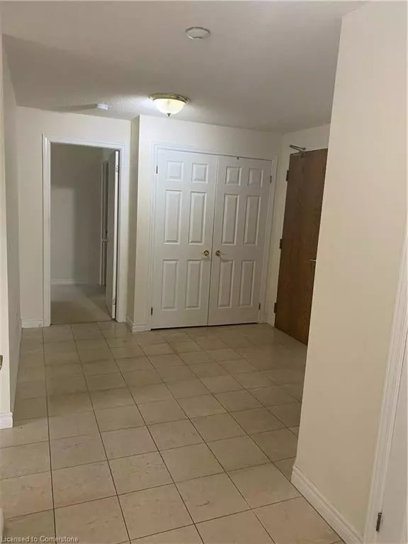 Hamilton, ON L8P 3K6,67 Caroline Street S #20B