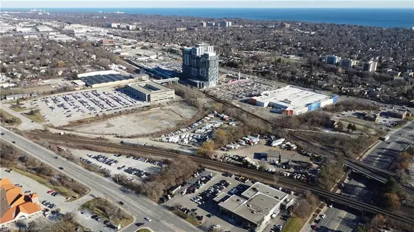 Burlington, ON L7R 3T1,2070, 2078 Queensway Drive
