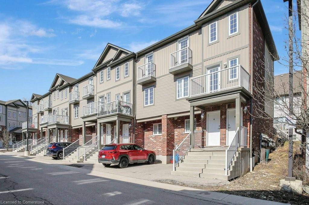 Kitchener, ON N2M 0A6,55 Mooregate Crescent #11A