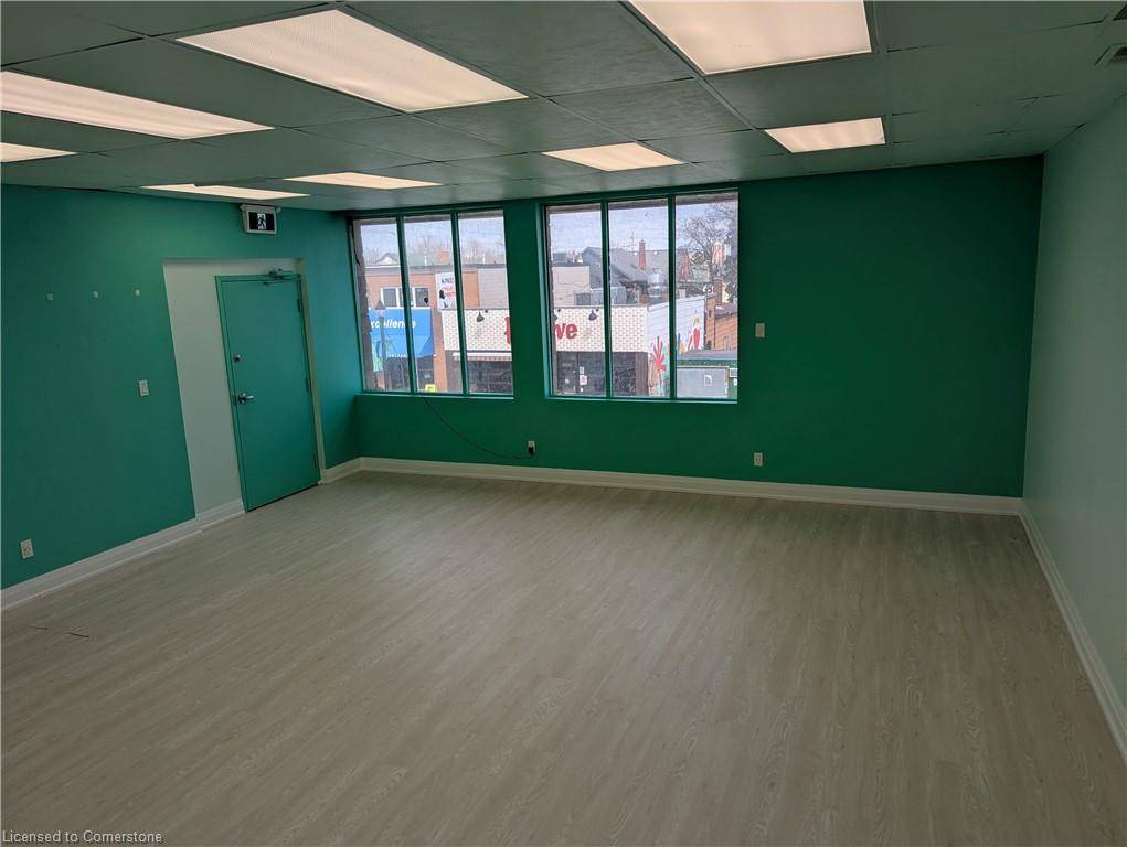 Waterloo, ON N2J 2X3,89 King Street N #5