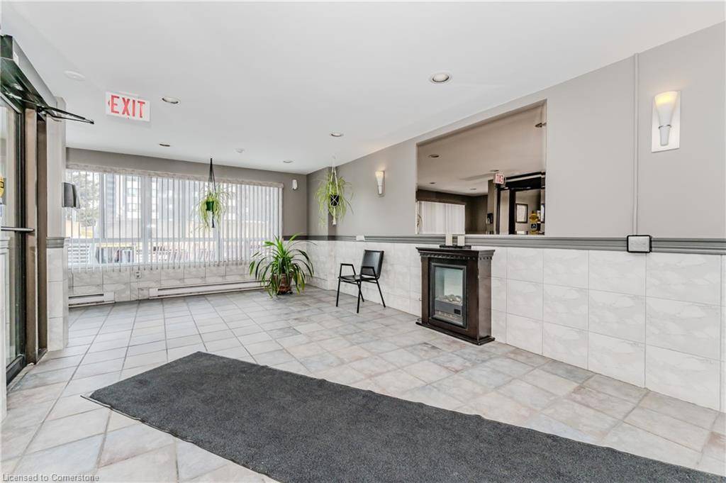 Kitchener, ON N2M 5M8,65 Highland Crescent #806