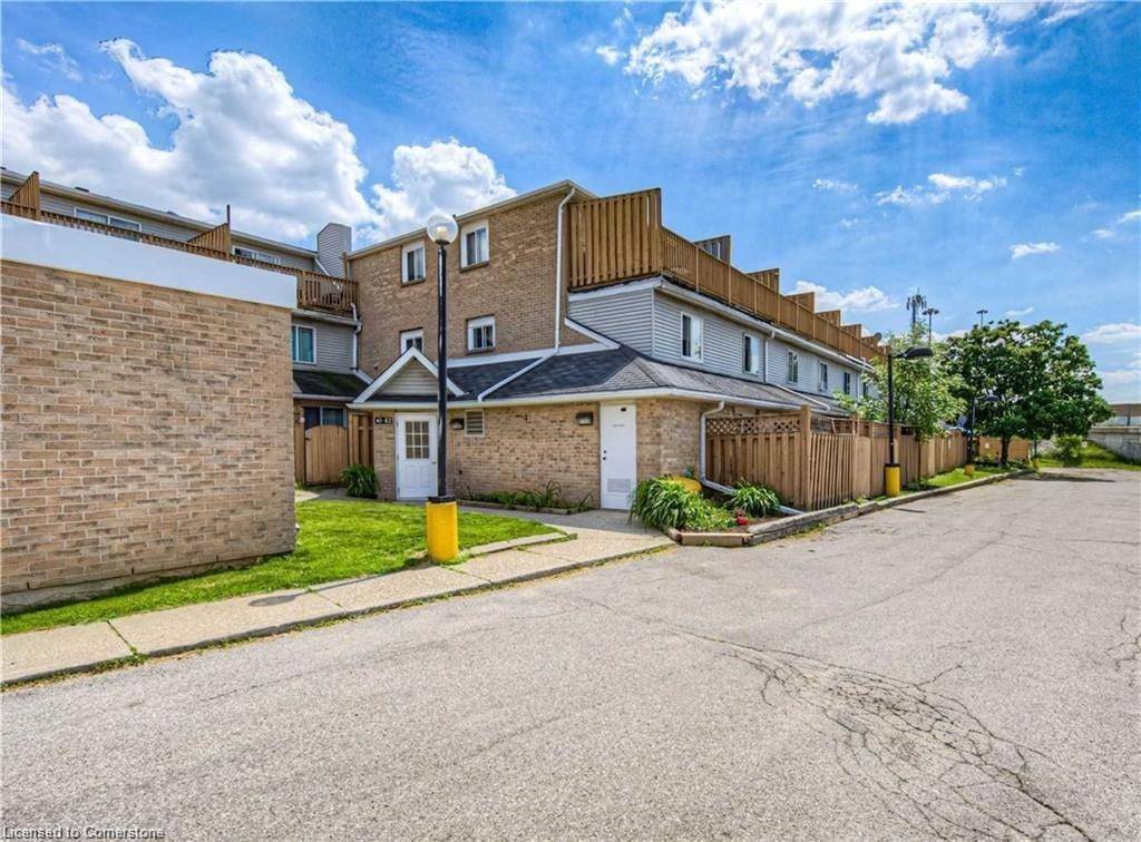 67 Valleyview Road #58, Kitchener, ON N2E 3J1