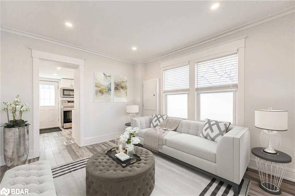 Hamilton, ON L8L 2J4,1090 Cannon Street E #2