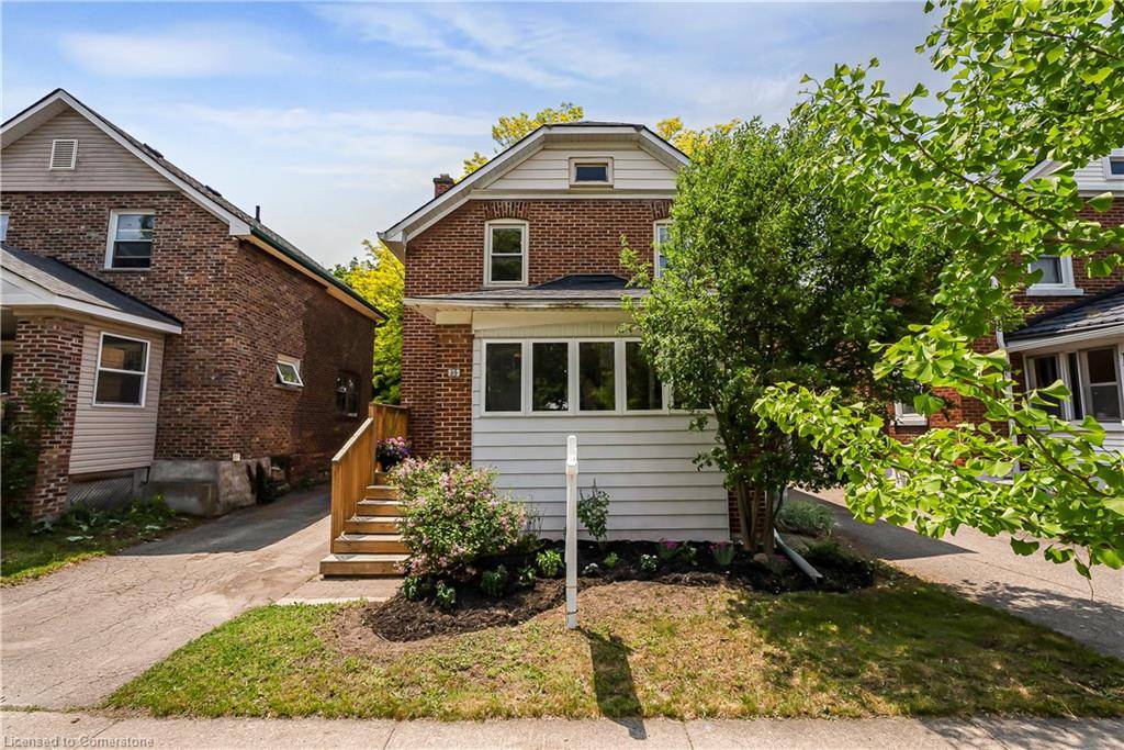 Waterloo, ON N2J 3E4,35 Moore Avenue N