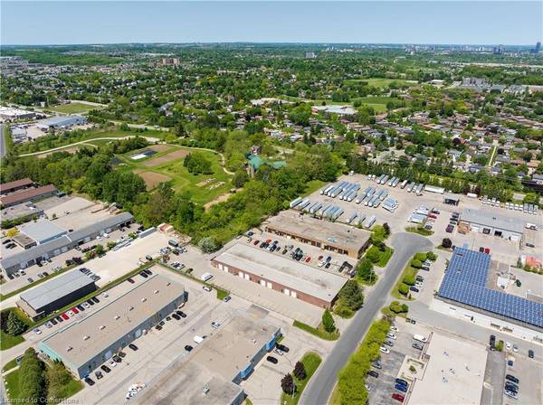 Kitchener, ON N2R 1G3,49 Mcintyre Place #1-3