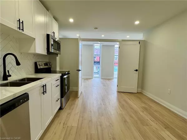 588 Barton Street E #21, Hamilton, ON L8L 2Z5