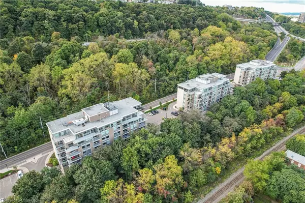 479 Charlton Avenue East Avenue #106, Hamilton, ON L8N 0B4