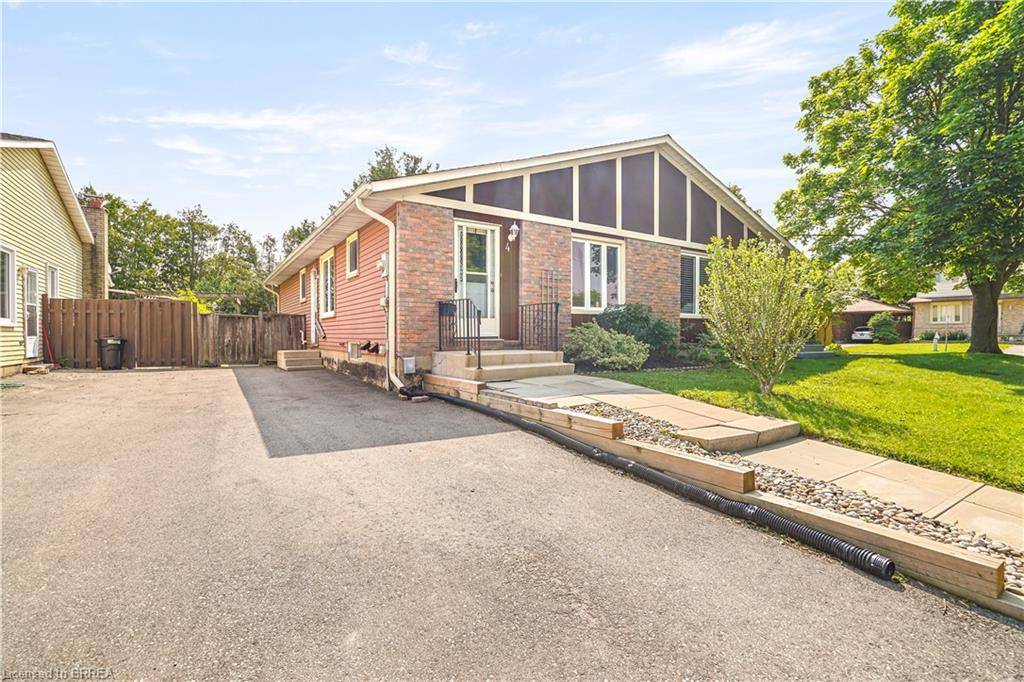 4 Ponytrail Drive,  Brantford,  ON N3P 1J8