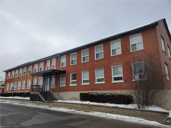 12 Dupont Street W #2, Waterloo, ON N2L 2X6