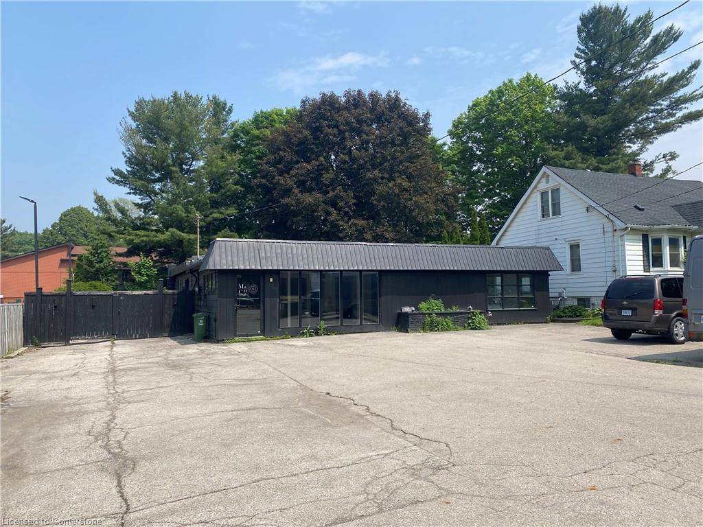 111-115 Fiddlers Green Road, Ancaster, ON L9G 1W4