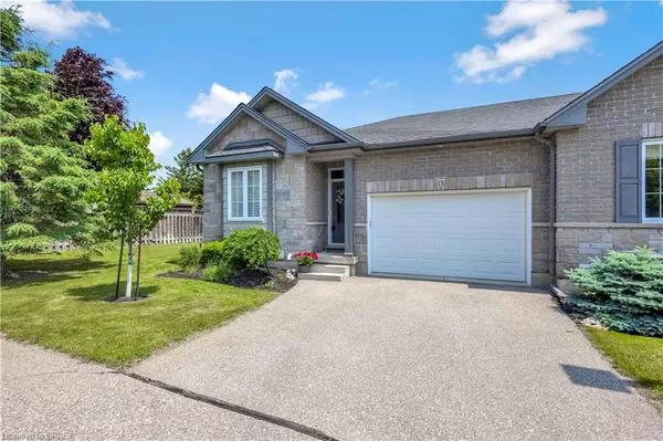 Paris, ON N3L 0B4,244 Dundas Street W #13