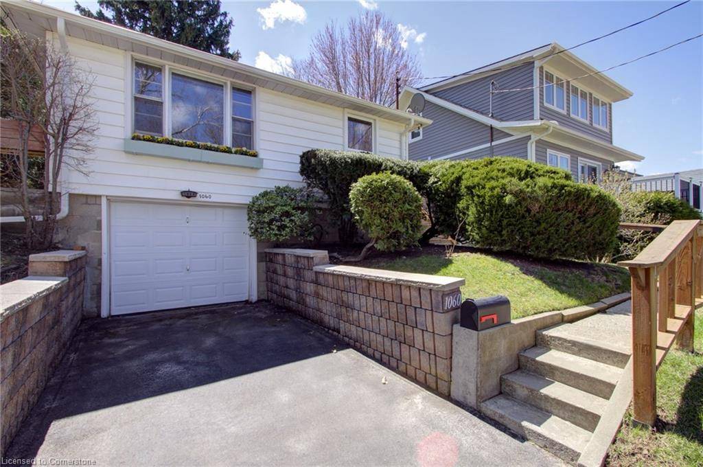 Burlington, ON L7T 1V6,1060 Brook View Avenue